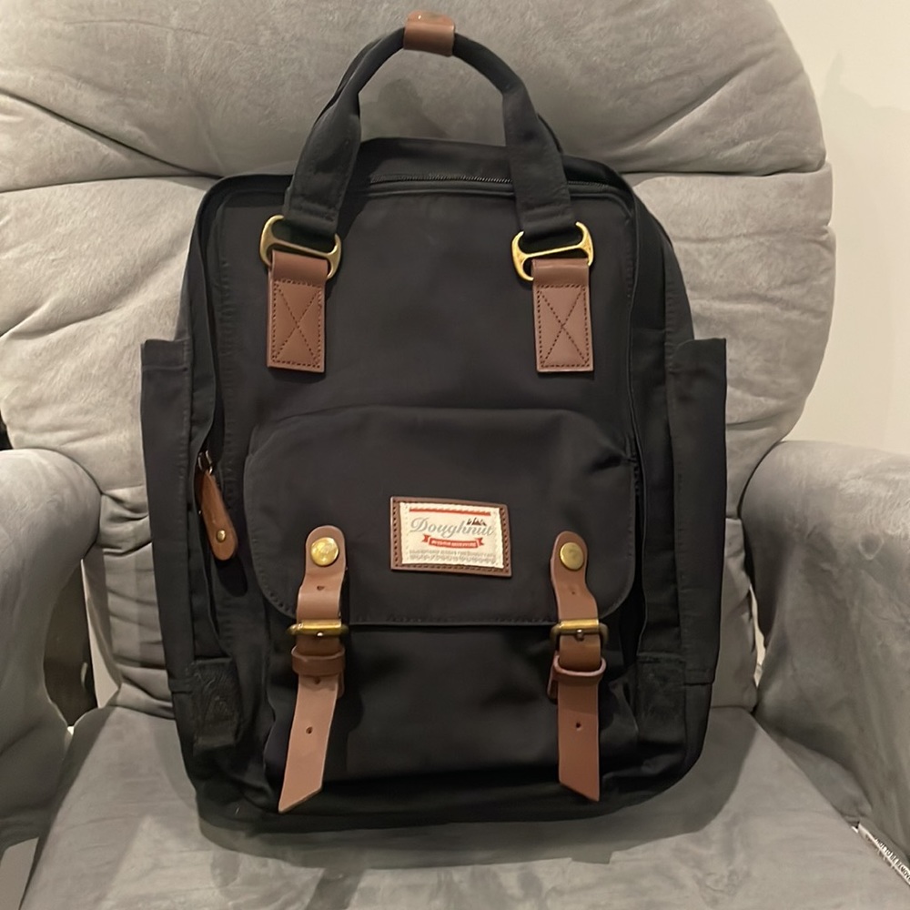 Doughnut Macaroon Backpack -Black